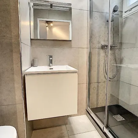 Duplex 6 A 7 Personnes, 100 M Des Plages Du Midi, Appartement *