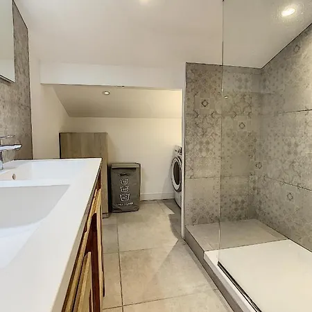 Duplex 6 A 7 Personnes, 100 M Des Plages Du Midi, Appartement *