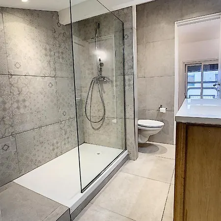 Duplex 6 A 7 Personnes, 100 M Des Plages Du Midi, Appartement